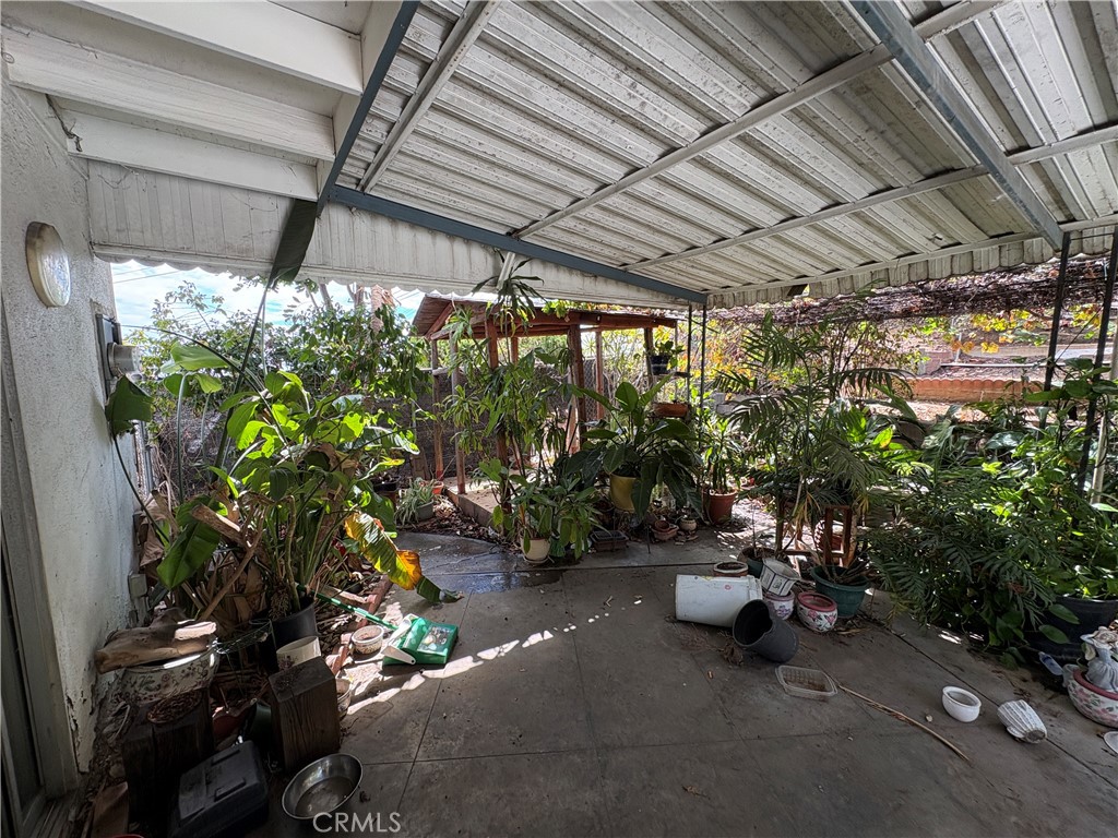 819 Perry Avenue