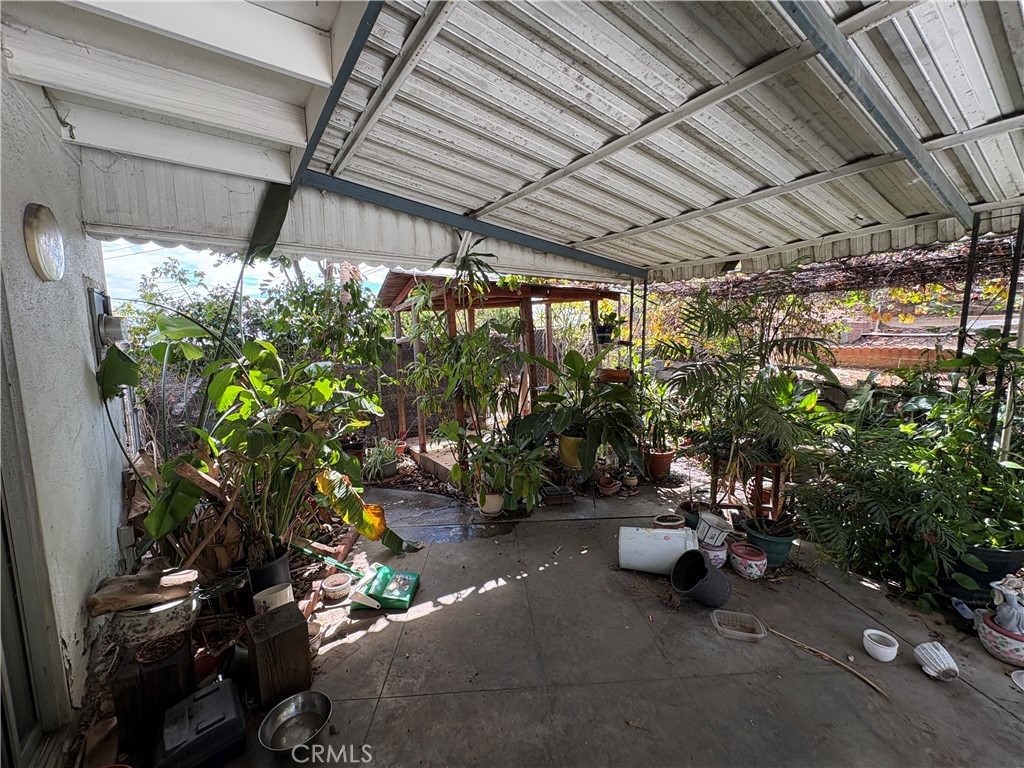 819 Perry Avenue