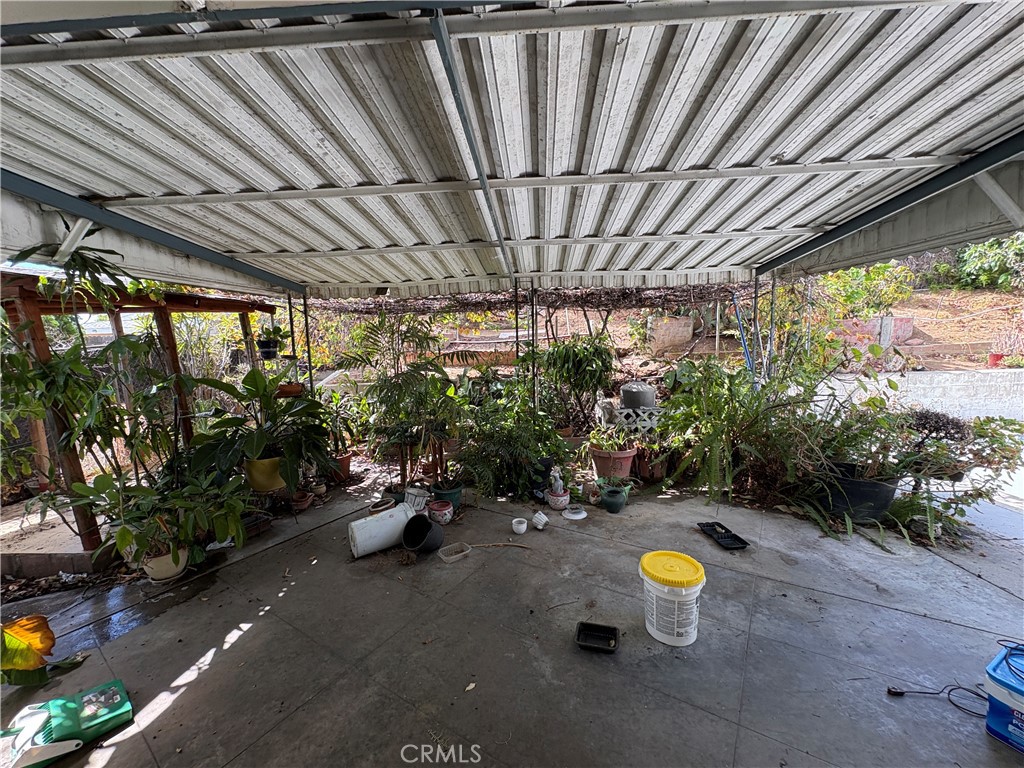 819 Perry Avenue