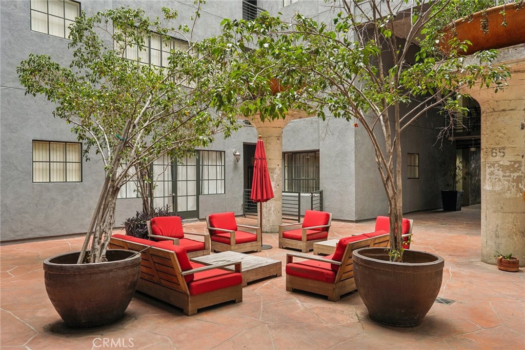 420 S San Pedro Street 428