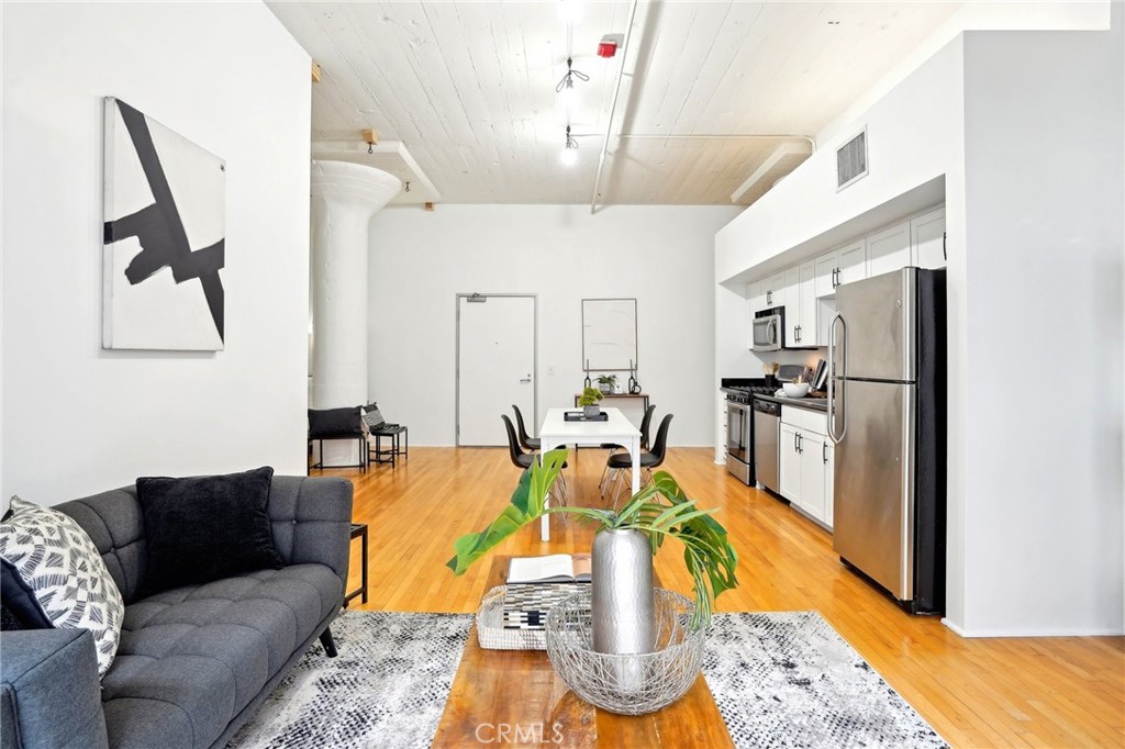 420 S San Pedro Street 428