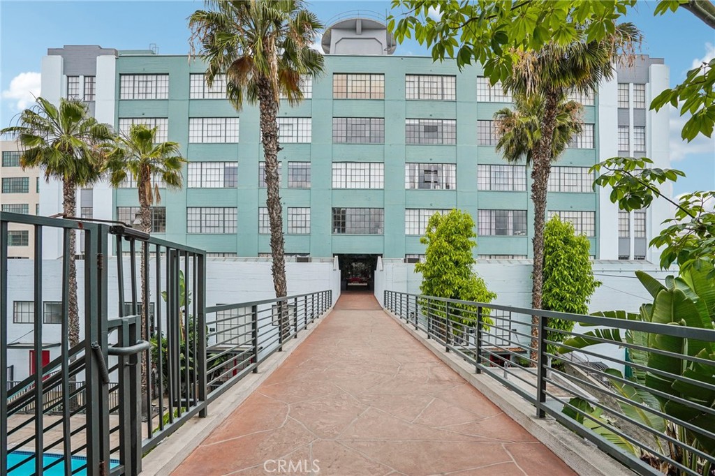 420 S San Pedro Street 428