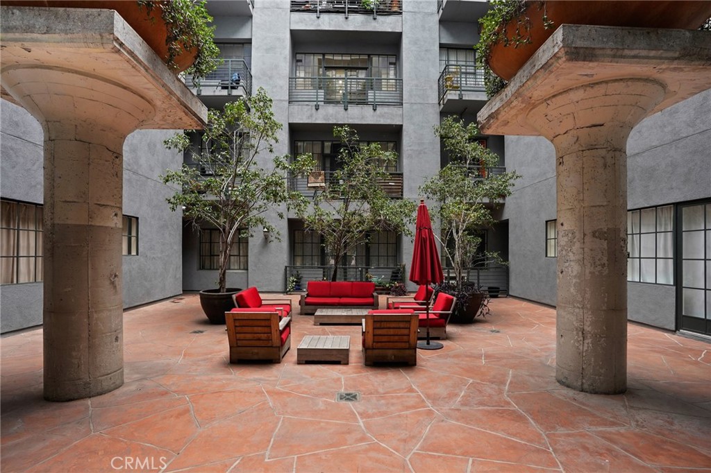 420 S San Pedro Street 428
