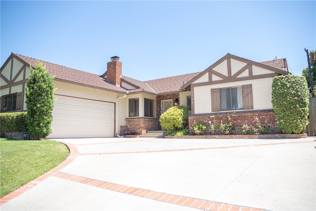 1114 N Acacia Avenue