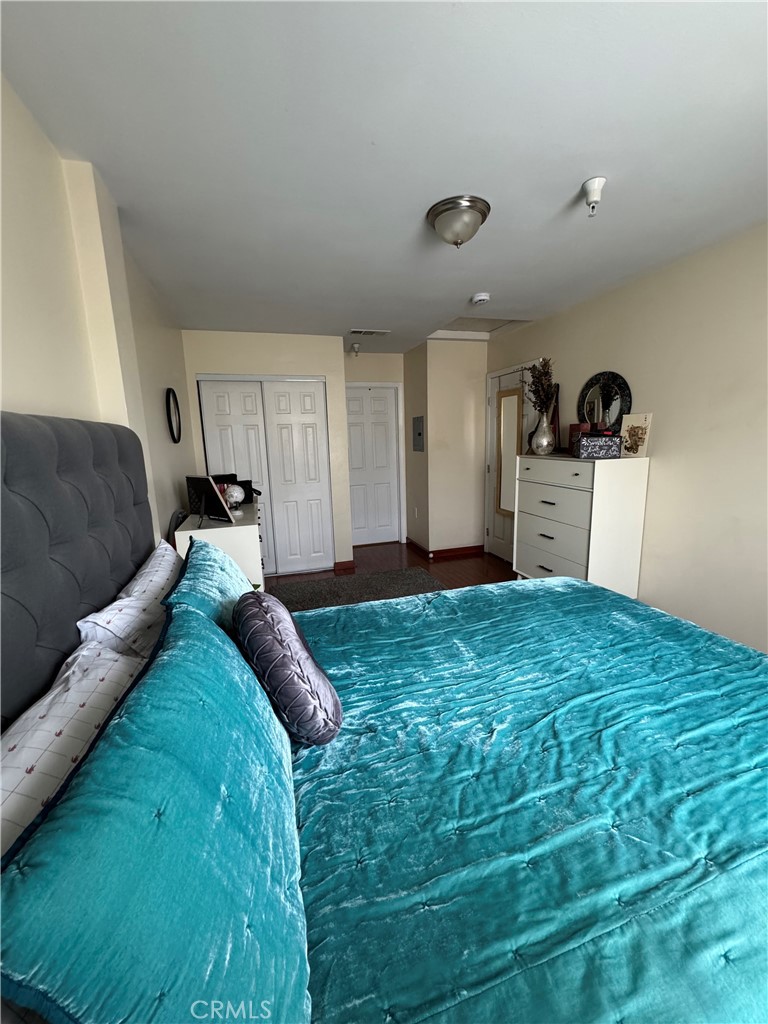 2432 Fairmount Street