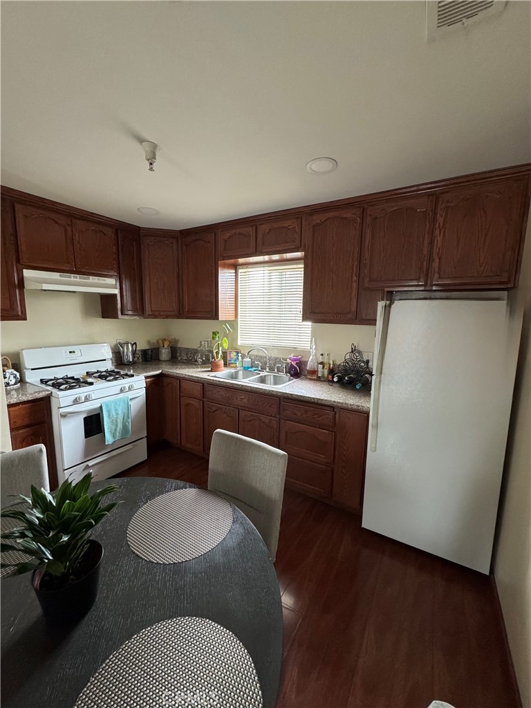 2432 Fairmount Street