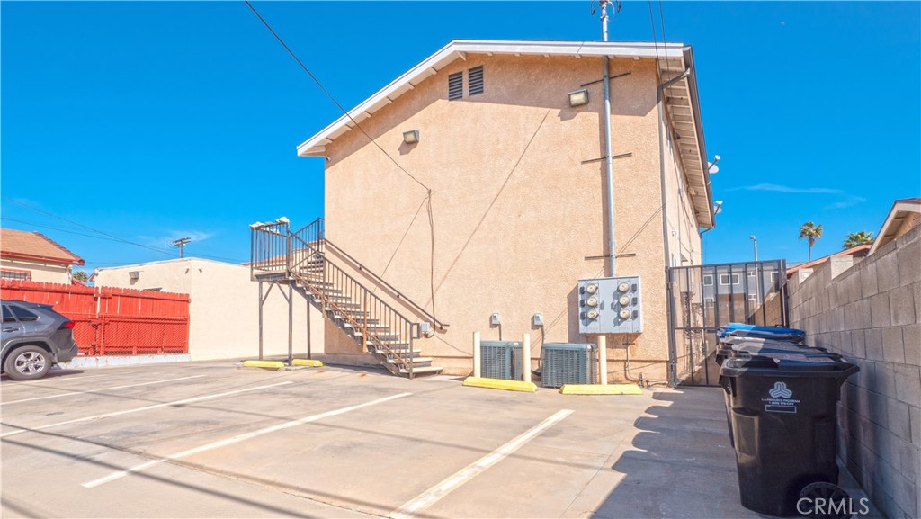 2432 Fairmount Street