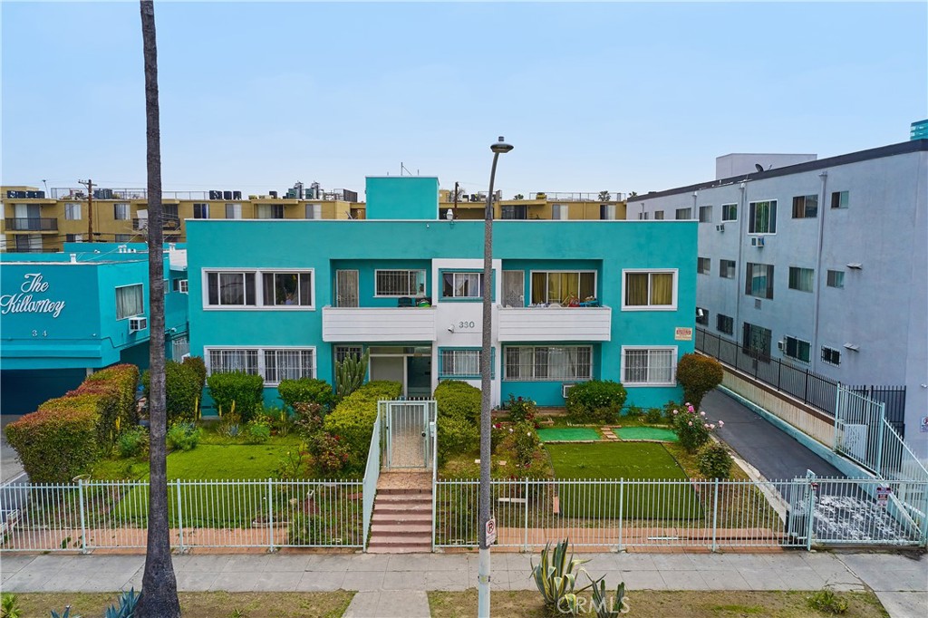 330 S Kenmore Avenue