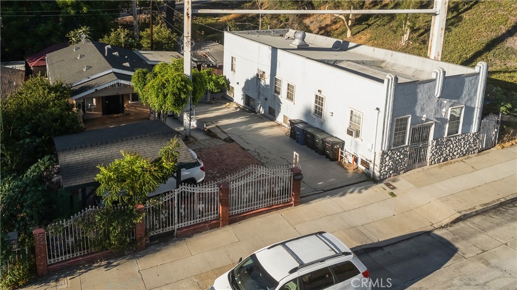 4421 -4423 Floral Drive