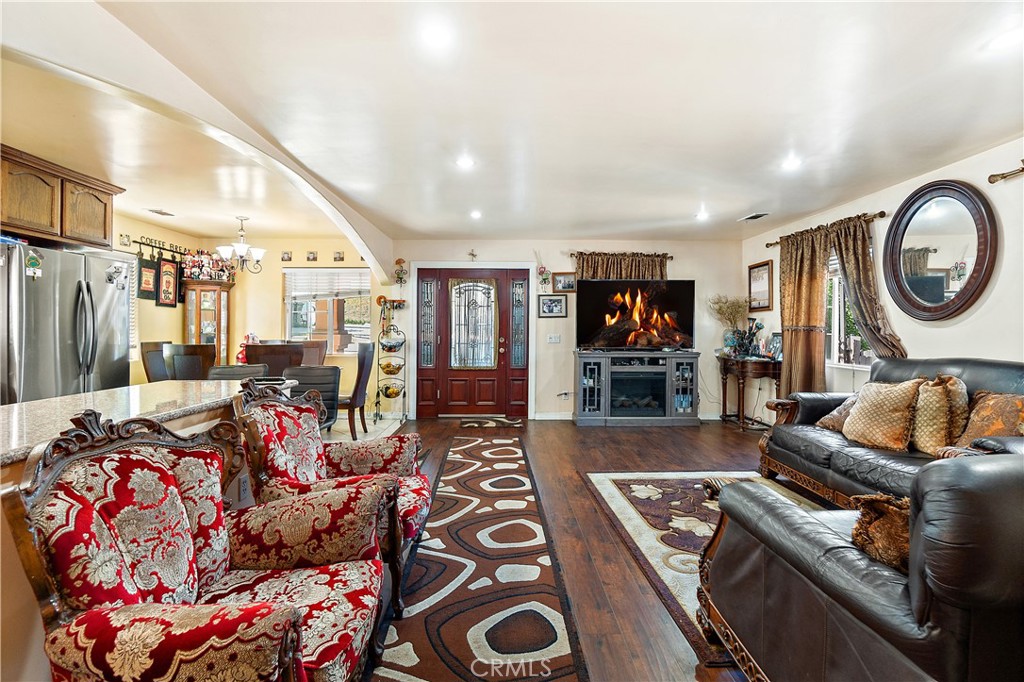 4421 -4423 Floral Drive