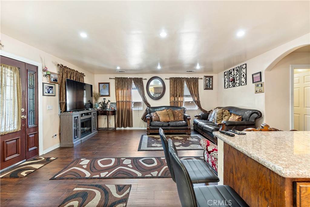 4421 -4423 Floral Drive