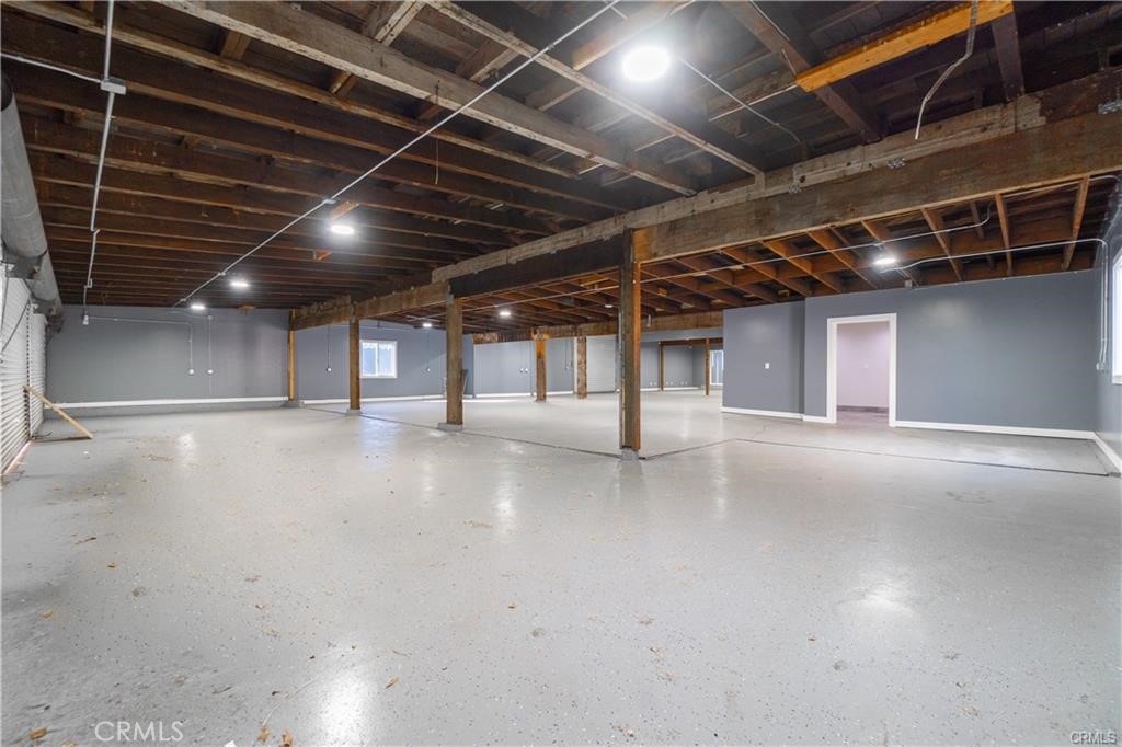 820 W Esther Street