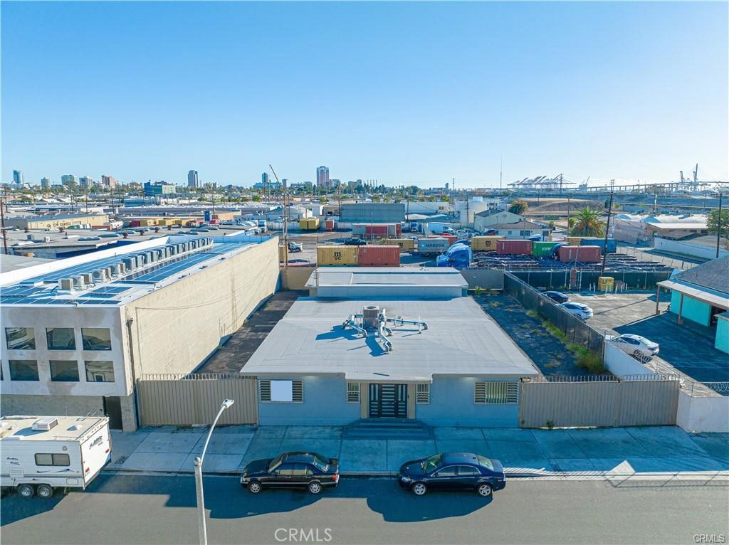 820 W Esther Street