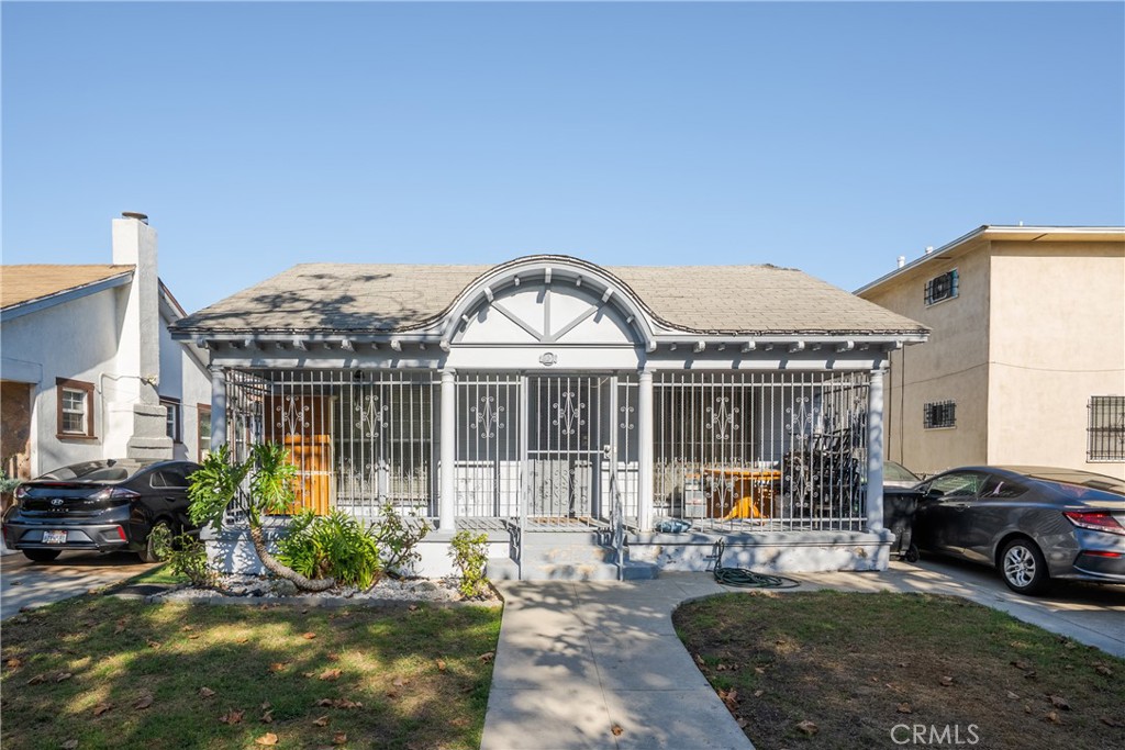 2936 Edgehill Drive