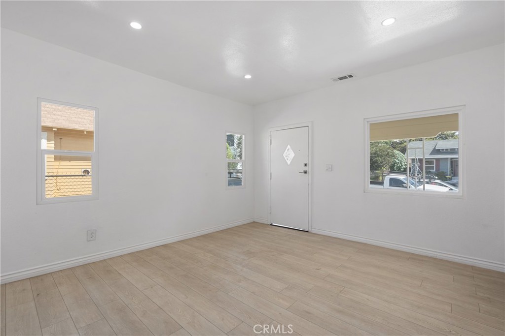 3929 Brighton