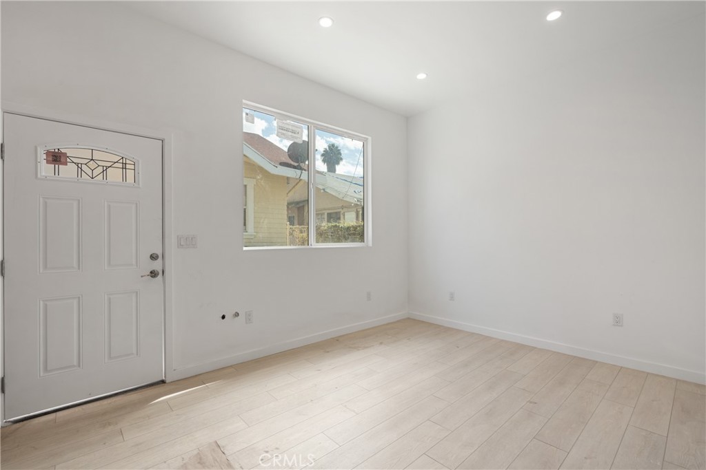 3929 Brighton