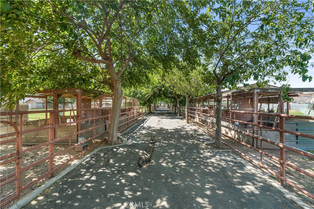 32623 Highway 190