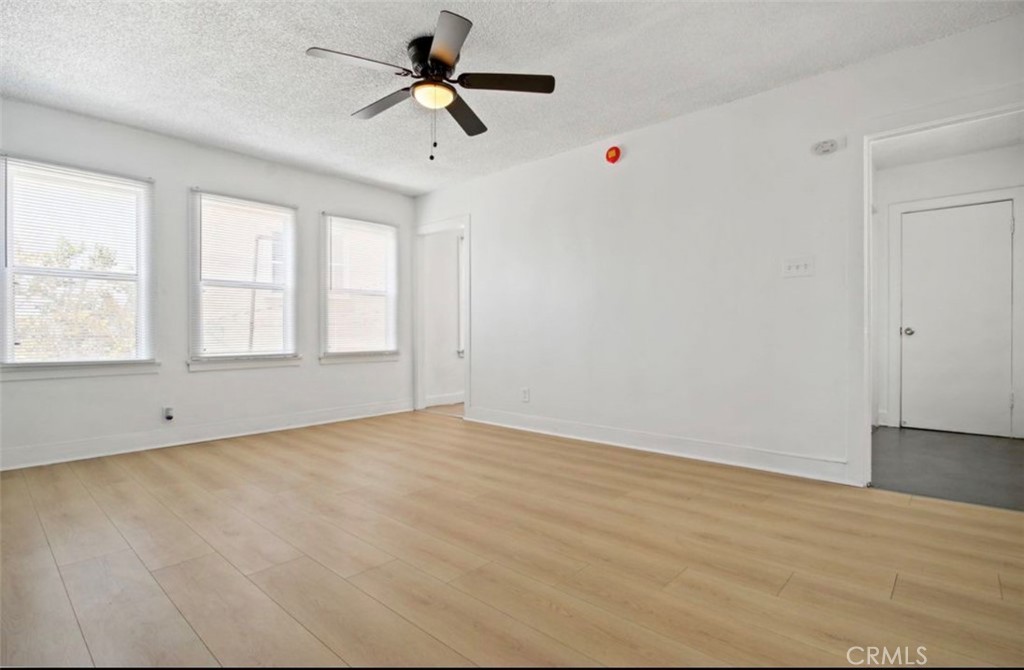 2116 S Palm Grove Ave