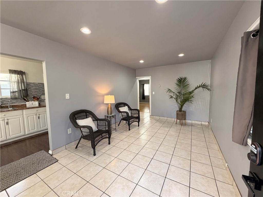 12140 Lowemont
