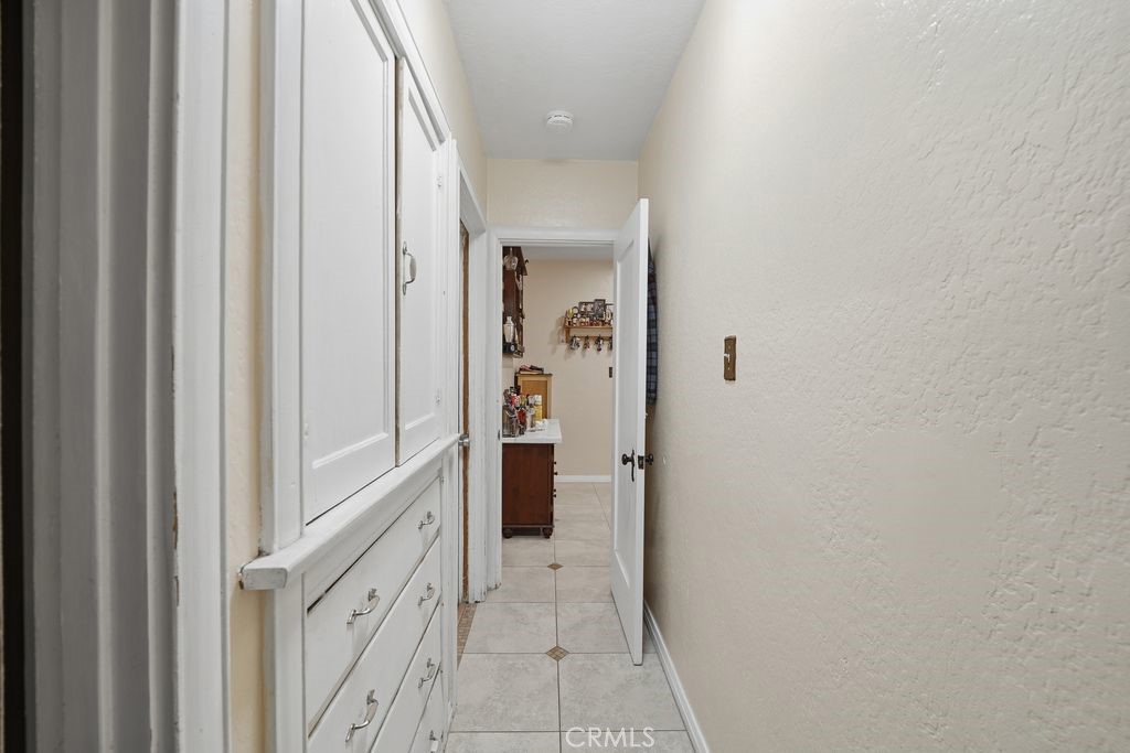 7752 Comstock