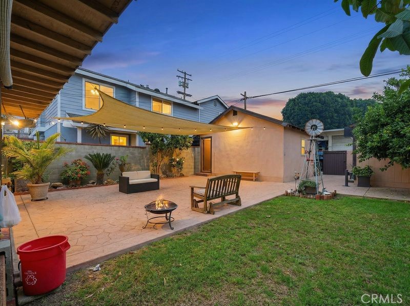 7752 Comstock