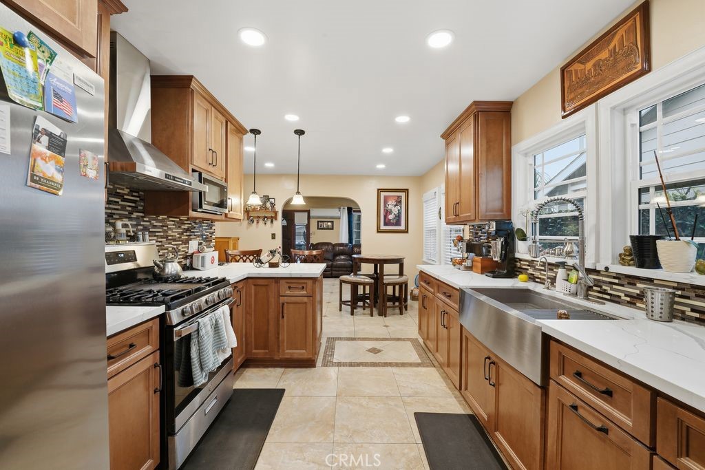 7752 Comstock