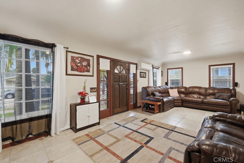 7752 Comstock