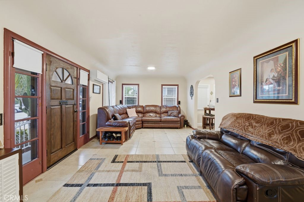 7752 Comstock