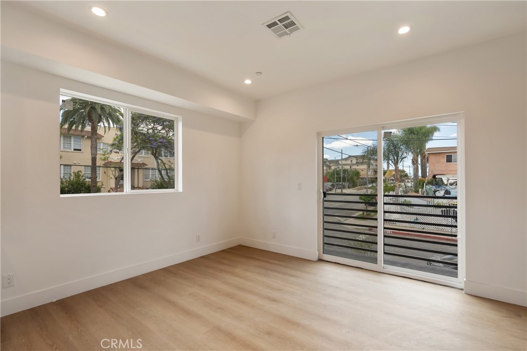 2843 Folsom