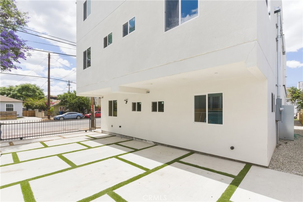 2843 Folsom