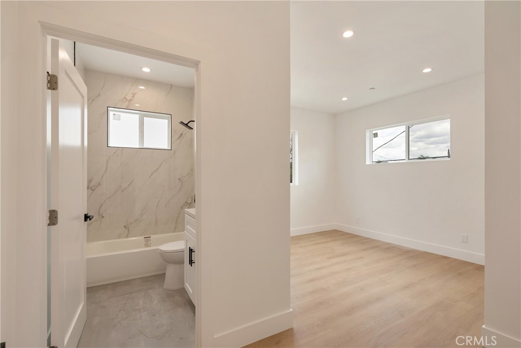 2843 Folsom