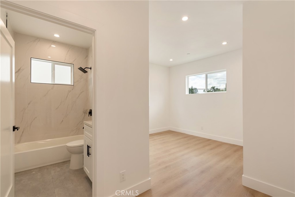 2843 Folsom