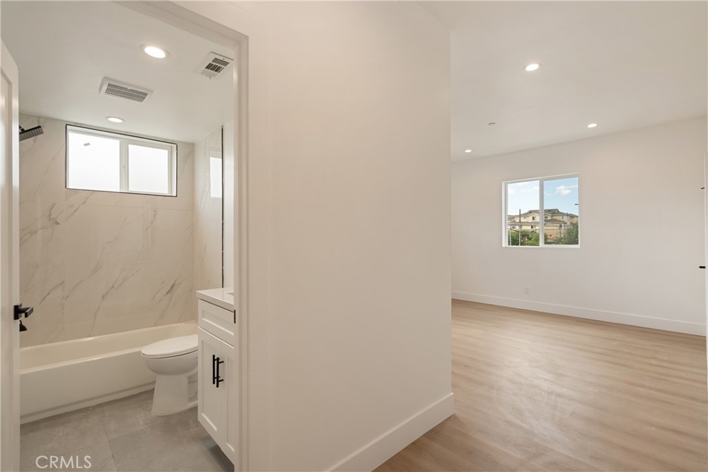 2843 Folsom