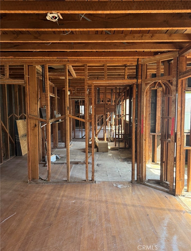 328 N Mariposa