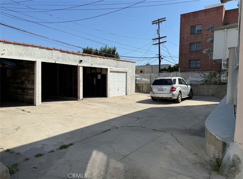 328 N Mariposa
