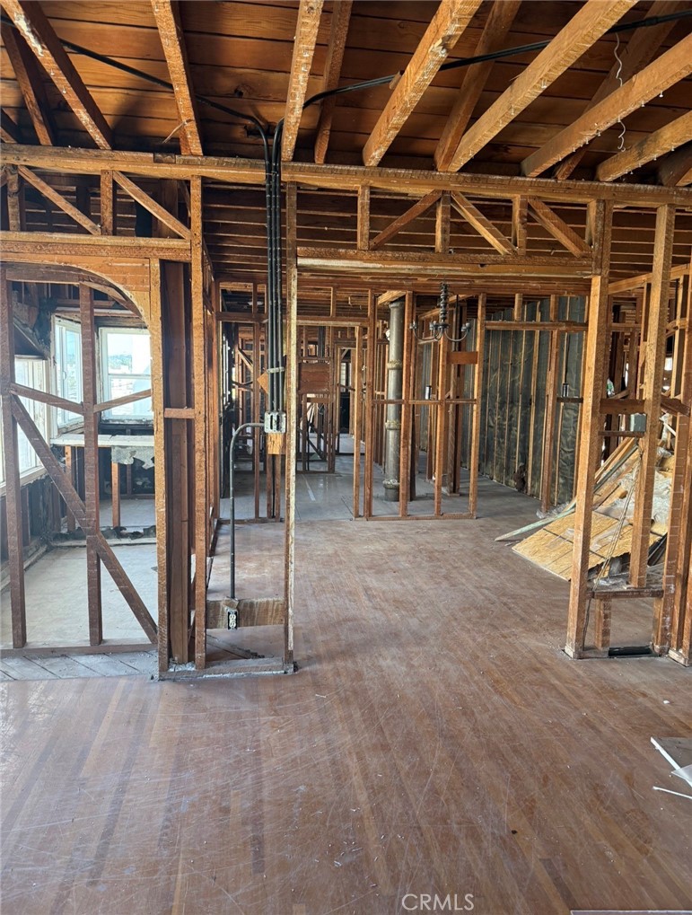 328 N Mariposa