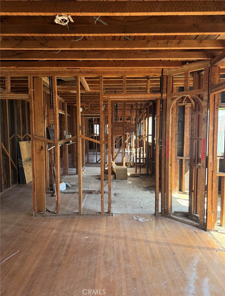 328 N Mariposa