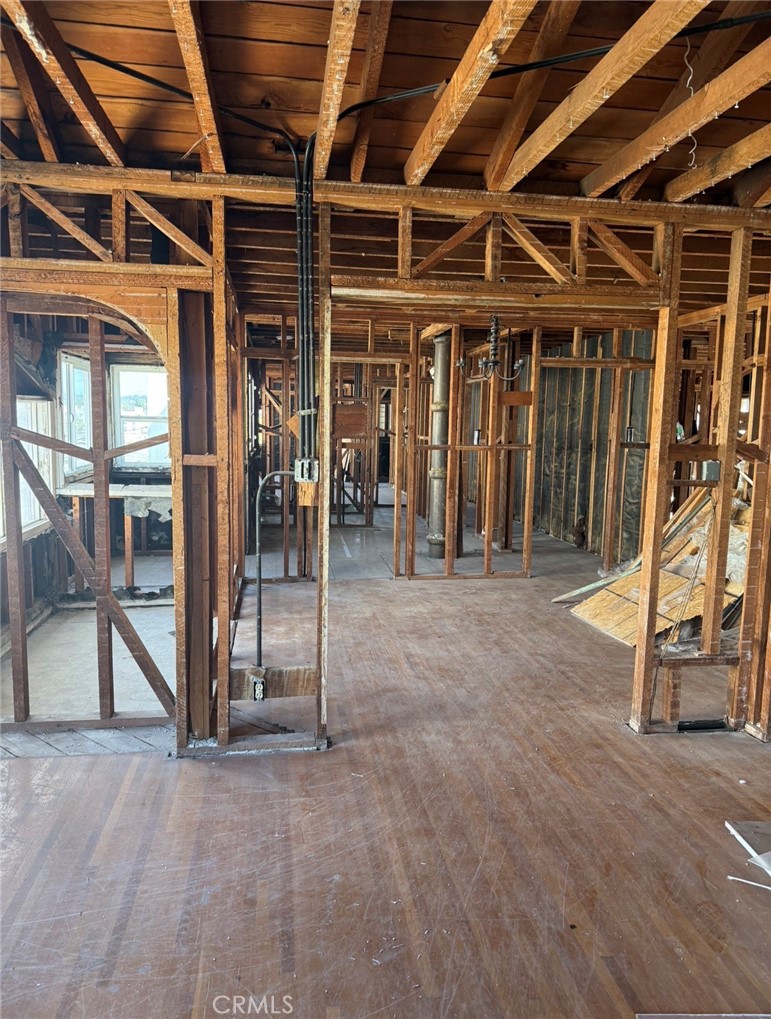 328 N Mariposa