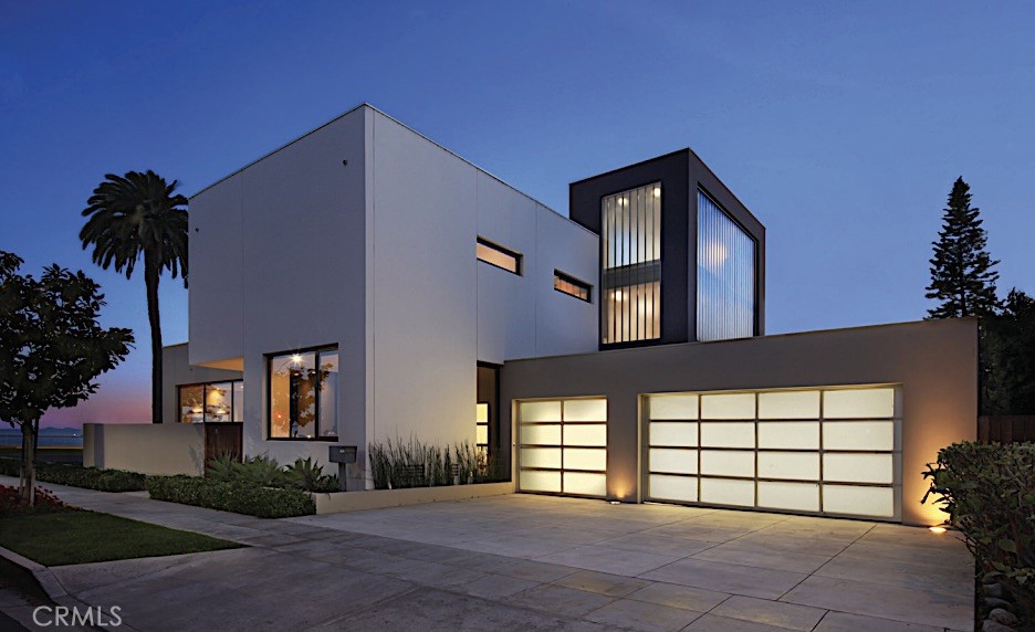 2767 E Ocean