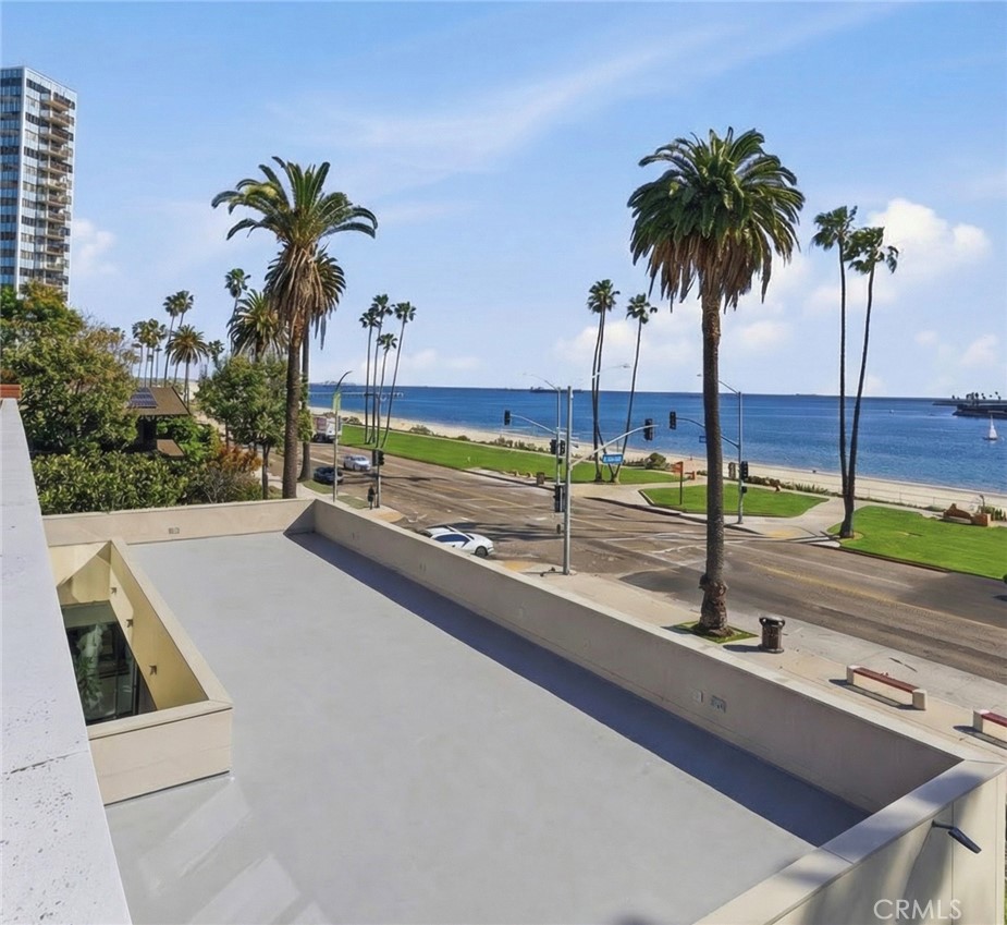2767 E Ocean