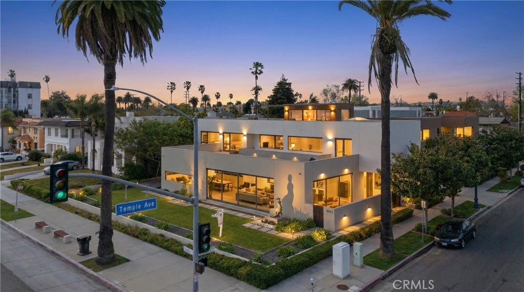 2767 E Ocean