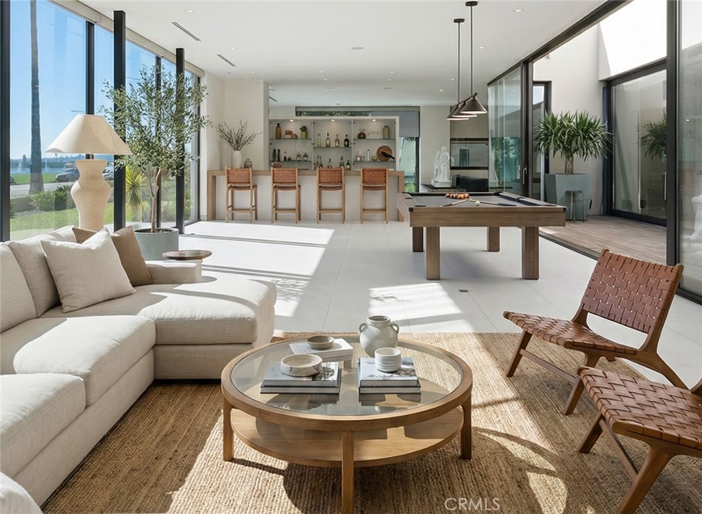2767 E Ocean
