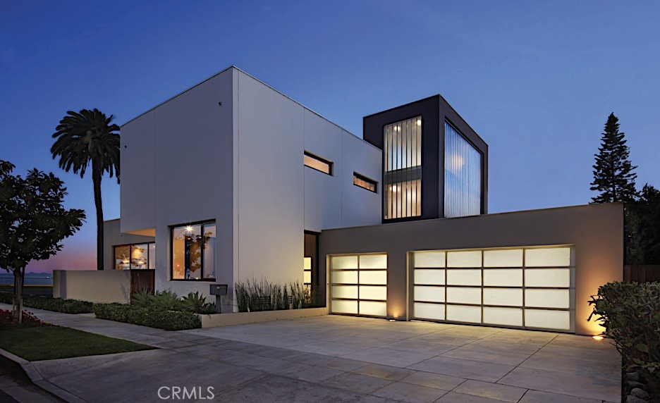 2767 E Ocean