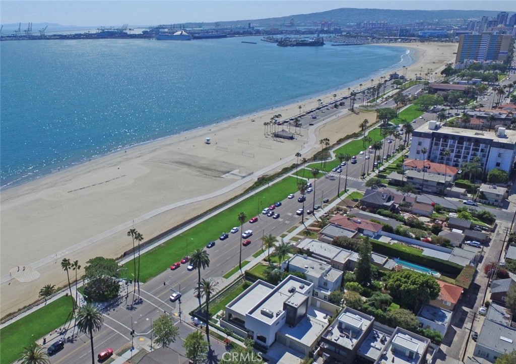 2767 E Ocean