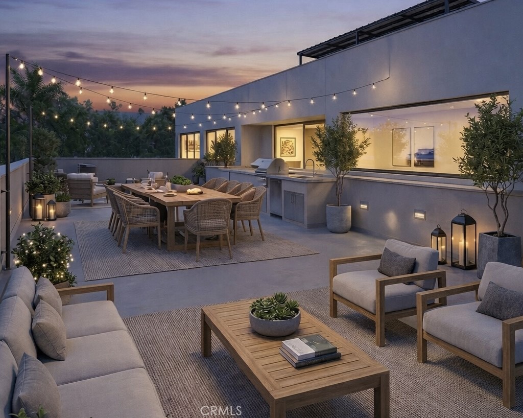 2767 E Ocean