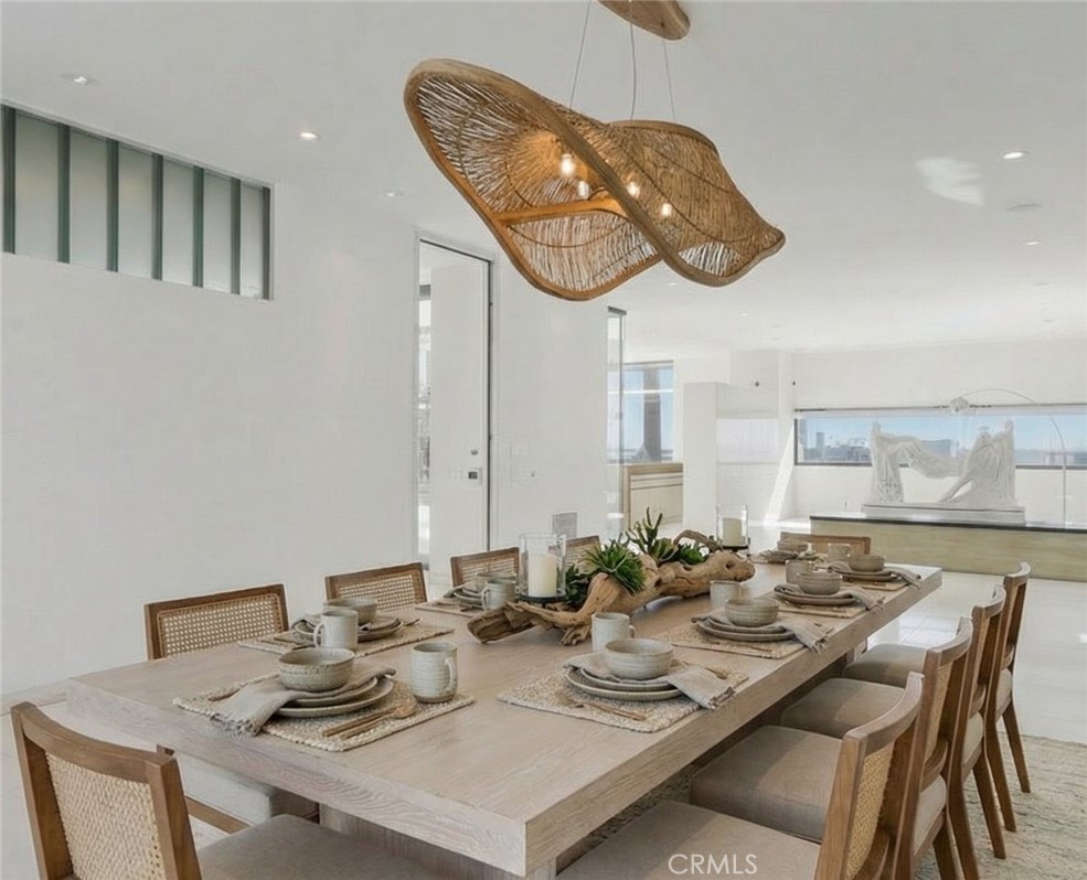2767 E Ocean