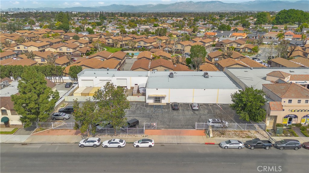 8595 Rosecrans