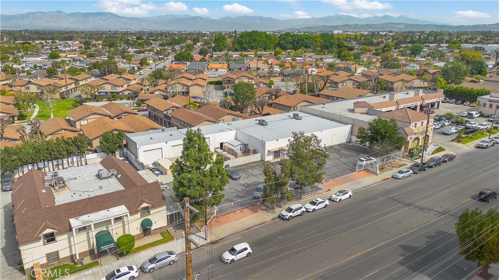8595 Rosecrans