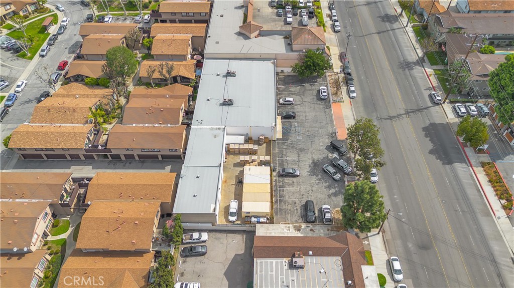 8595 Rosecrans