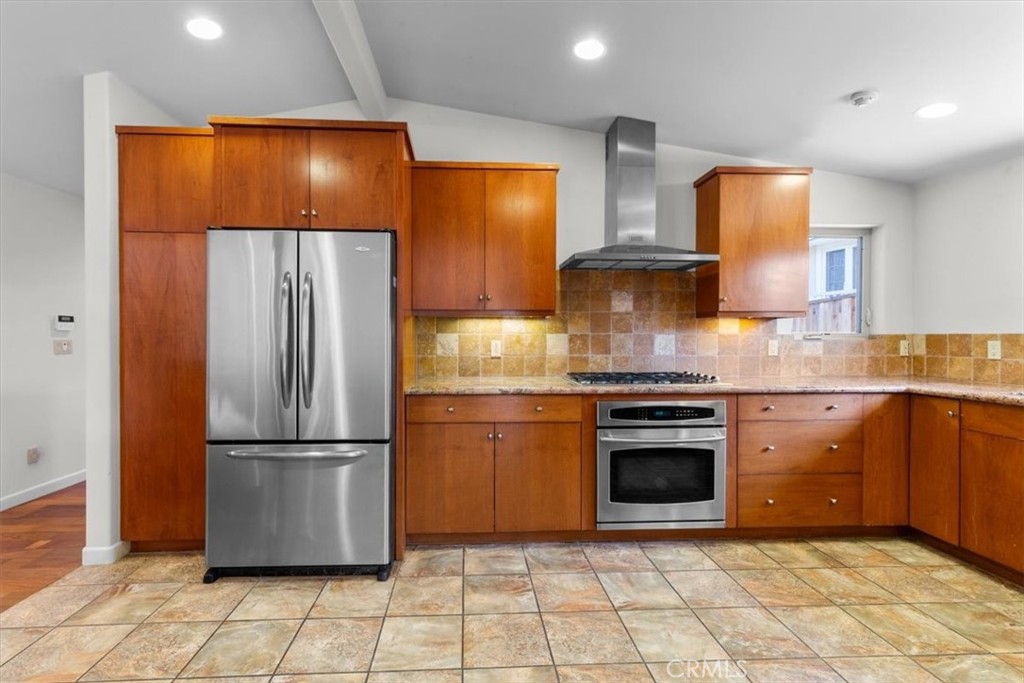 2377 Silver Ridge Avenue